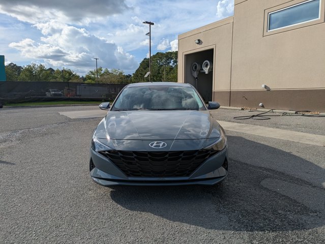 2023 Hyundai Elantra SEL photo 2
