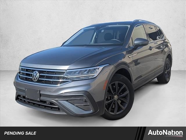 2022 Volkswagen Tiguan SE's photo