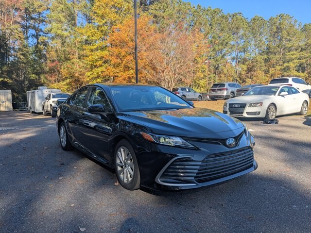 2023 Toyota Camry LE photo 3