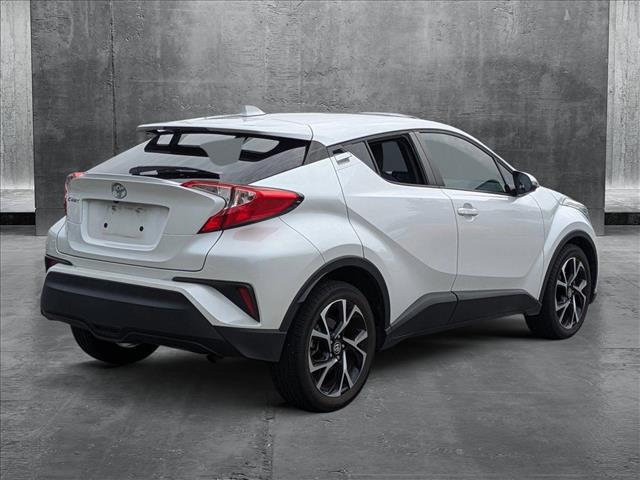 2022 Toyota C-HR XLE photo 4