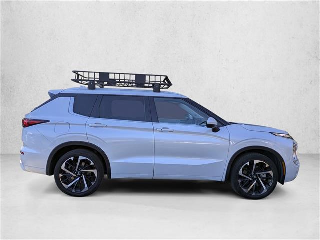 2024 Mitsubishi Outlander SEL photo 3