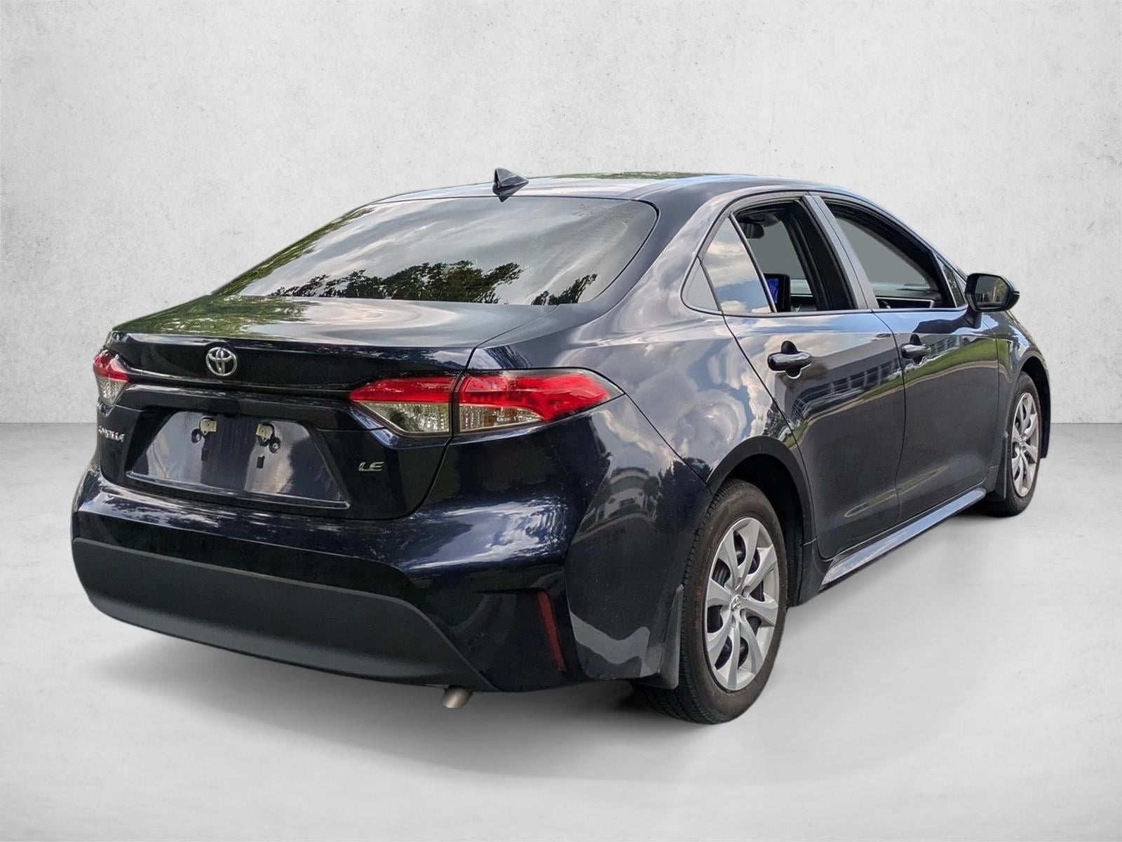 2025 Toyota Corolla LE - Photo 5