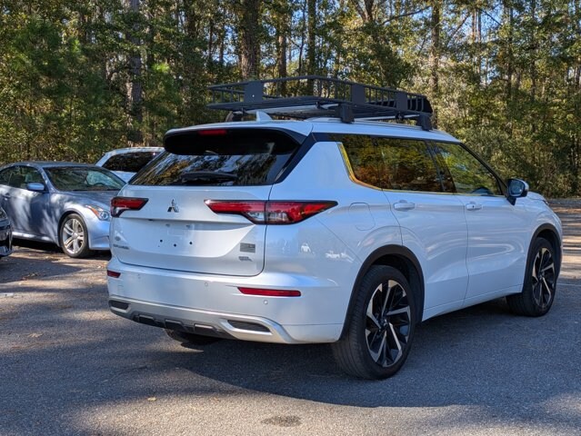 2024 Mitsubishi Outlander SEL photo 2