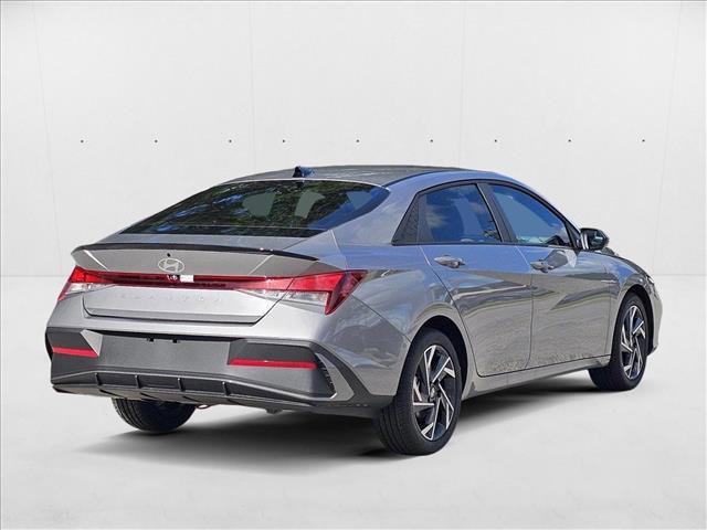 2025 Hyundai Elantra SEL Sport photo 2