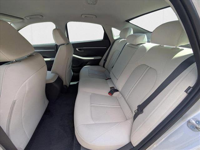 2025 Hyundai Sonata SEL - Photo 17