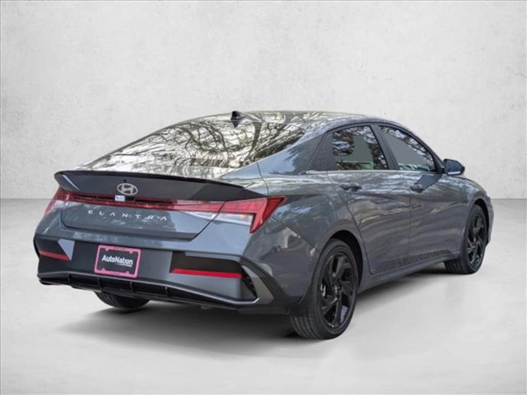 New 2026 Hyundai Elantra SEL Sport 4dr Car
