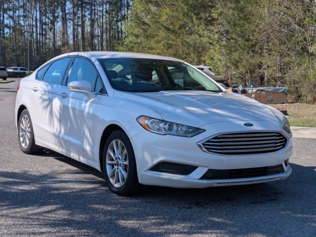 Used 2017 Ford Fusion SE 4dr Car