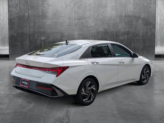 2025 Hyundai Elantra Limited photo 2