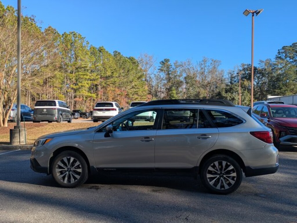 Used 2017 Subaru Outback Limited Sport Utility