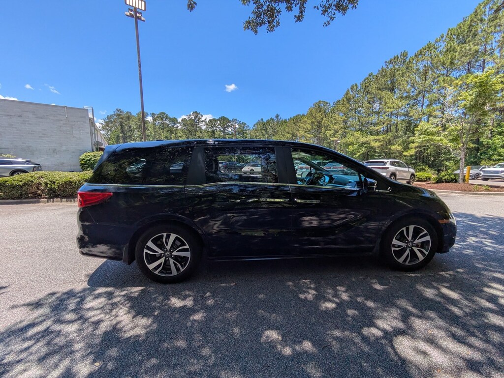 Used 2021 Honda Odyssey Touring Mini-van Passenger