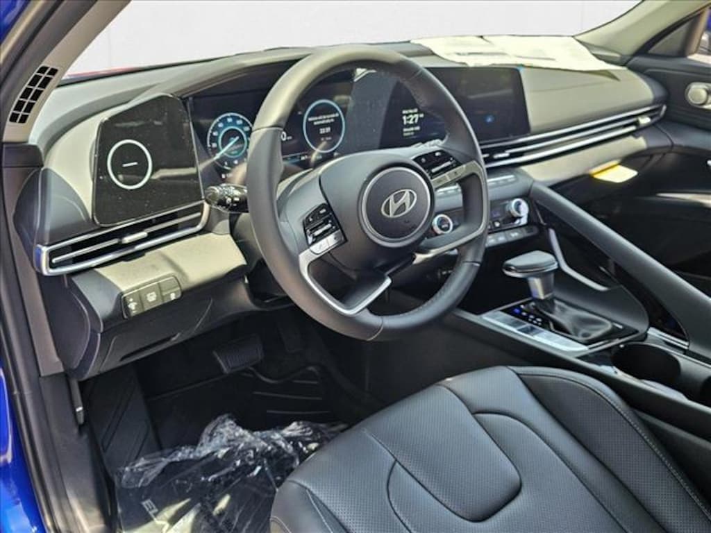 Used 2025 Hyundai Elantra Hybrid Limited 4dr Car