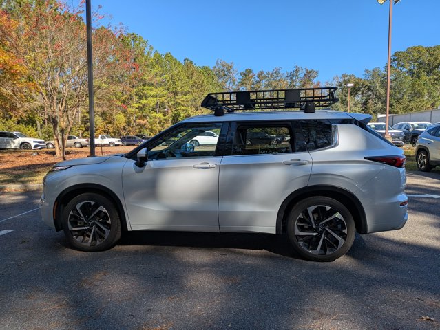2024 Mitsubishi Outlander SEL photo 3
