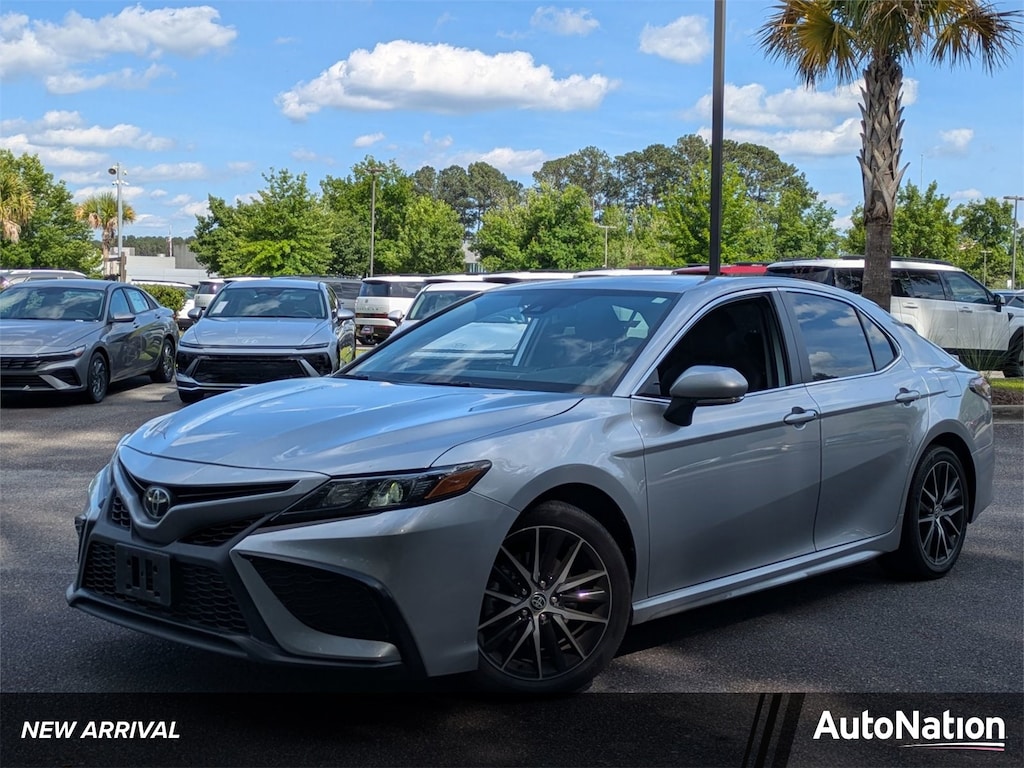 Used 2024 Toyota Camry SE 4dr Car