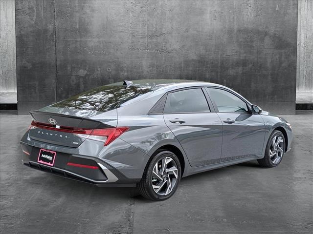 2025 Hyundai Elantra Hybrid SEL Sport photo 2