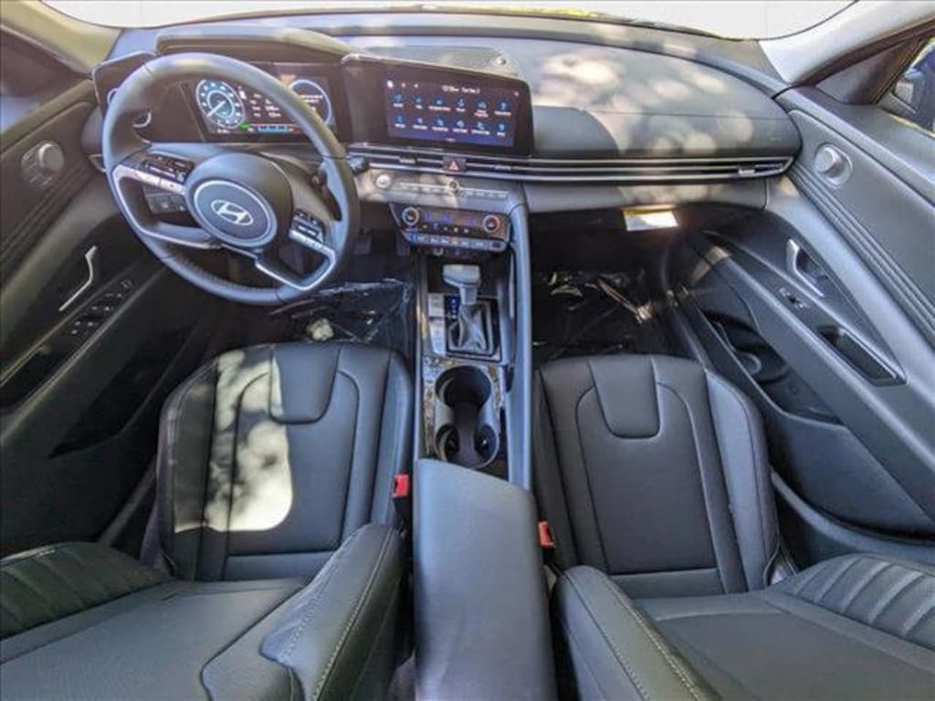New 2025 Hyundai Elantra Hybrid Limited 4dr Car