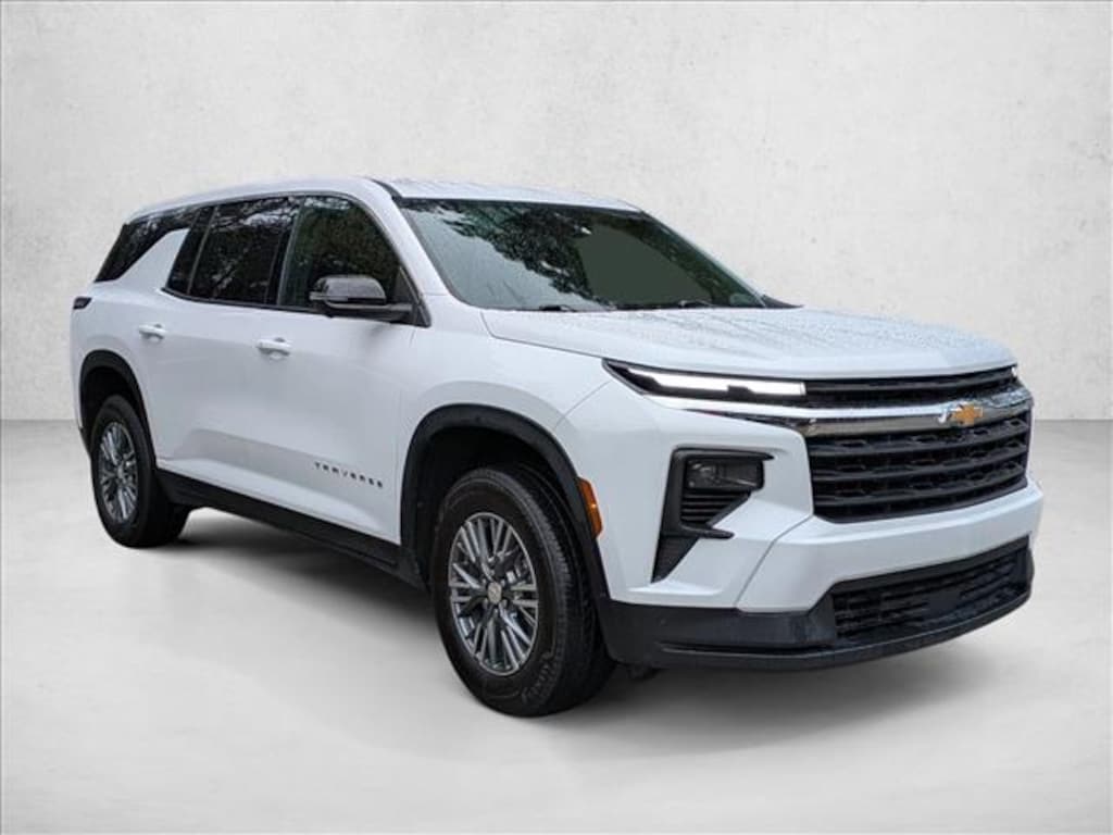 Used 2024 Chevrolet Traverse FWD LS Sport Utility