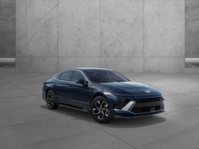 2025 Hyundai Sonata SEL photo 2