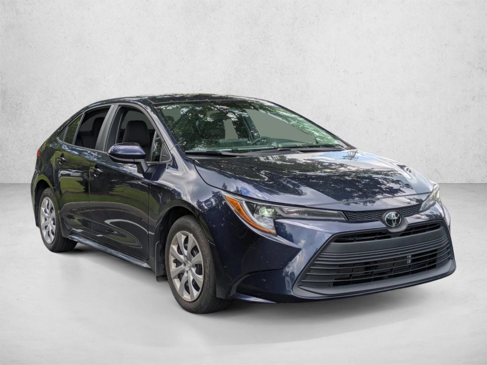 2025 Toyota Corolla LE - Photo 3