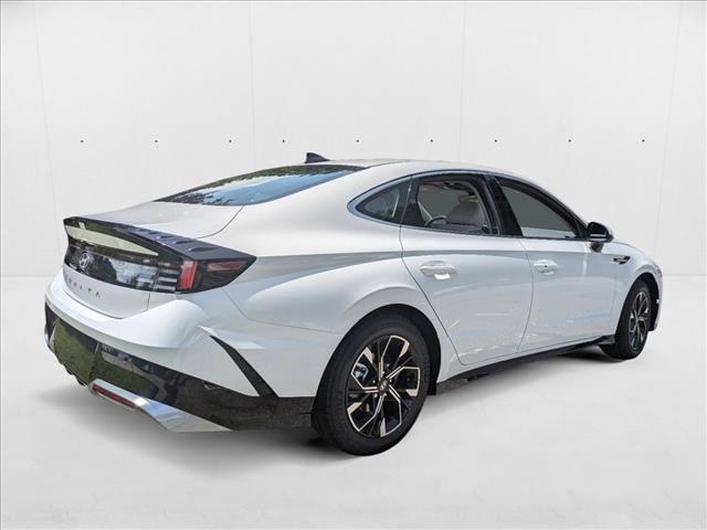 2024 Hyundai Sonata SEL photo 2