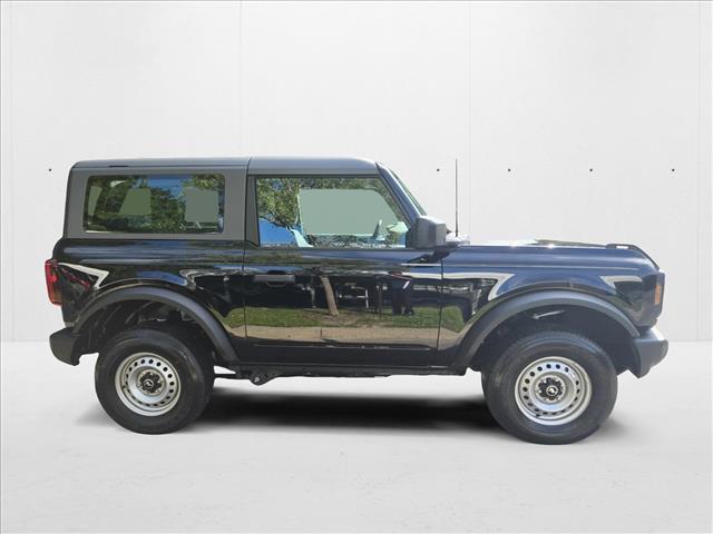 2022 Ford Bronco Base photo 3