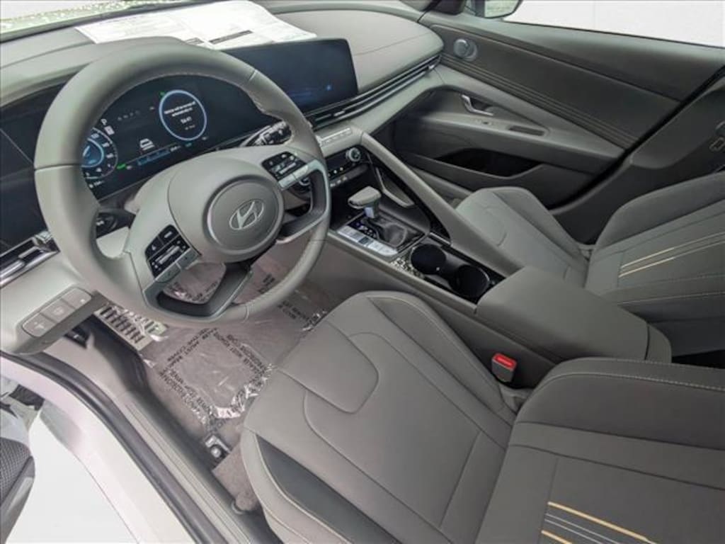 New 2025 Hyundai Elantra Hybrid SEL Sport 4dr Car