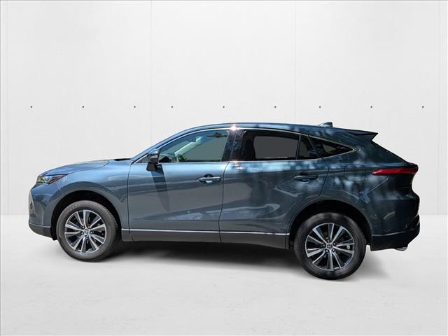 2022 Toyota Venza LE photo 3