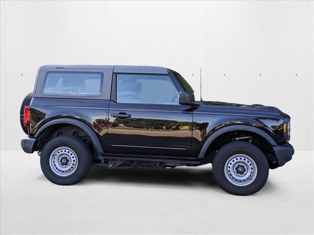 2022 Ford Bronco Base photo 4