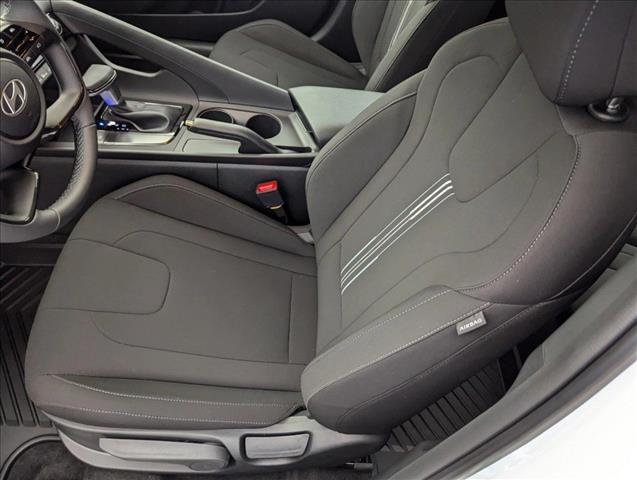 2025 Hyundai Elantra SEL Sport photo 4