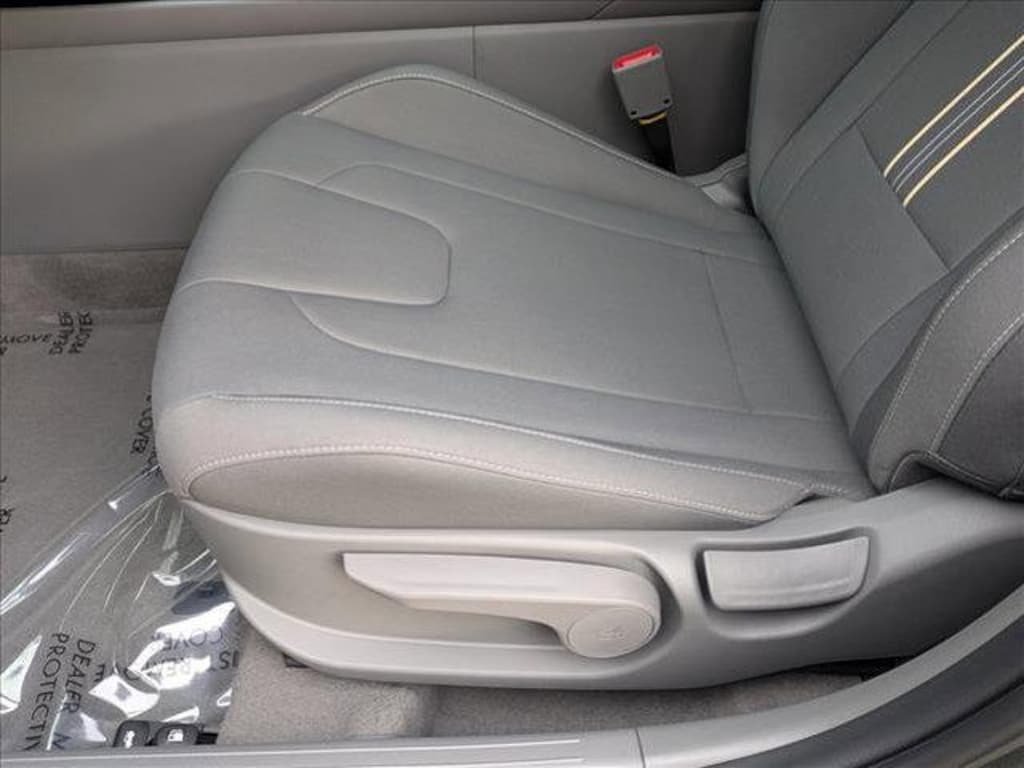 New 2026 Hyundai Elantra Hybrid SEL Sport 4dr Car