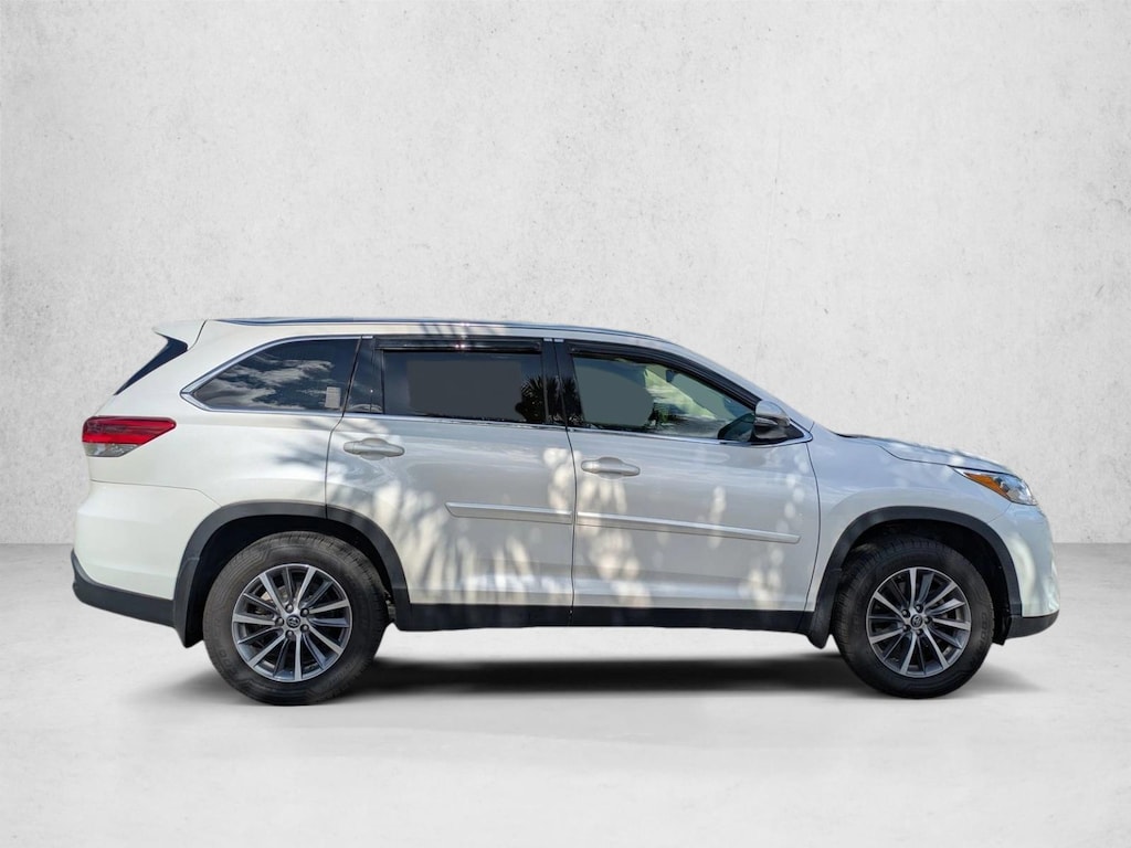 Used 2019 Toyota Highlander XLE Sport Utility