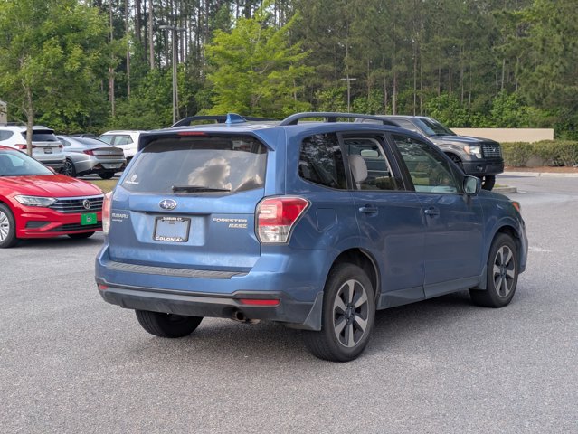 2017 Subaru Forester Premium photo 4