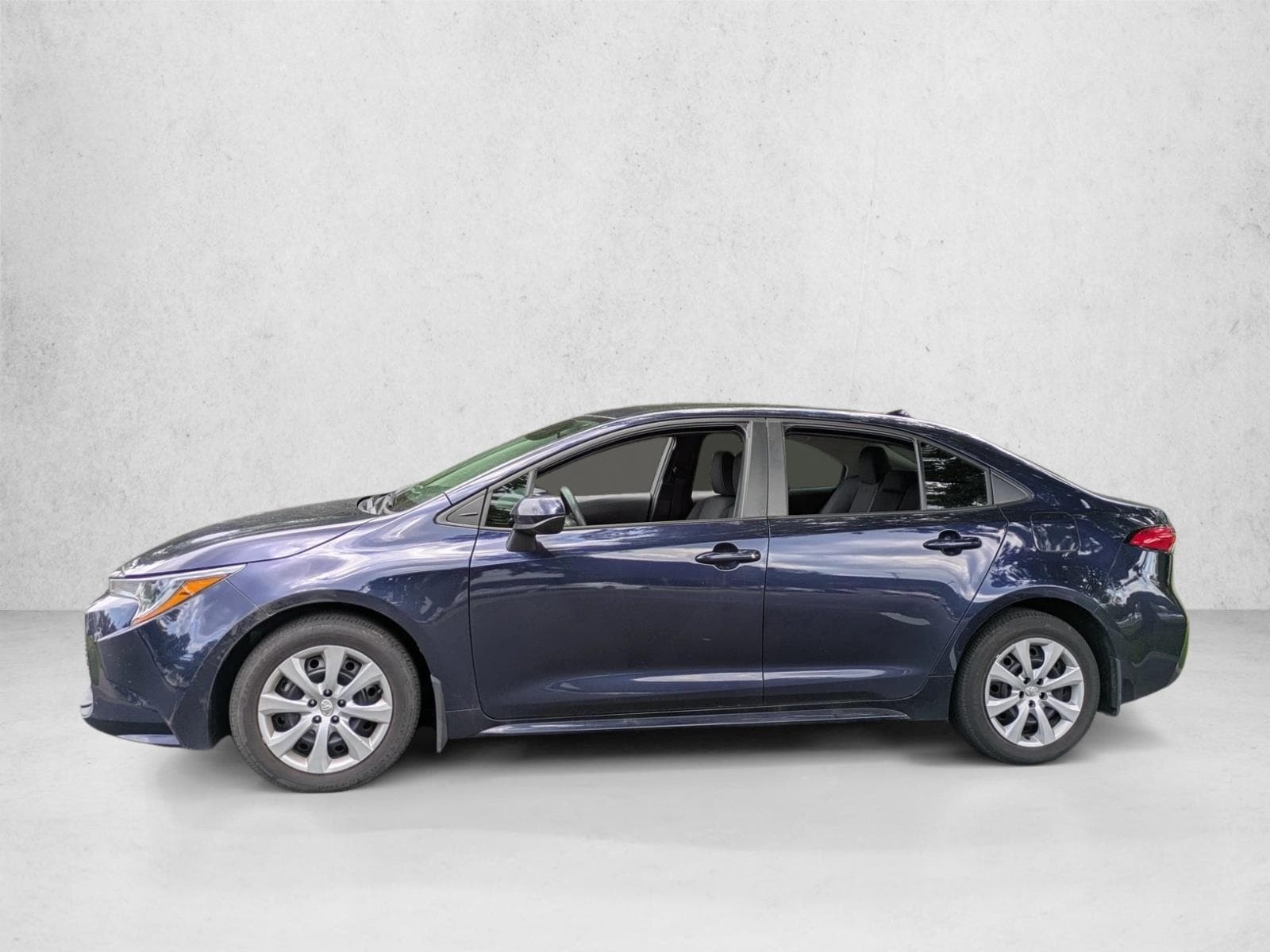 2025 Toyota Corolla LE - Photo 9