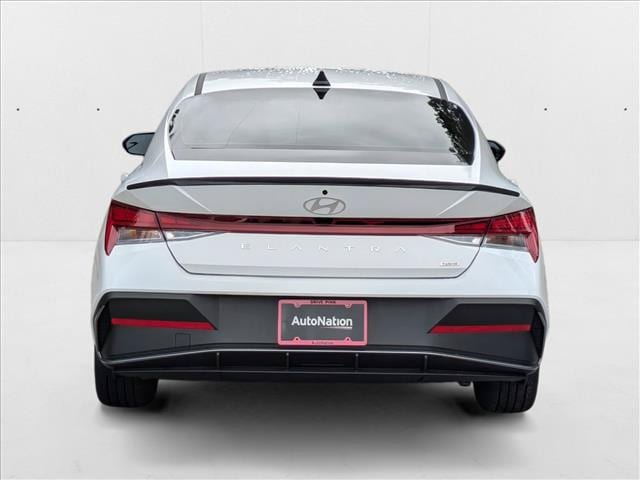 2025 Hyundai Elantra Blue - Photo 7