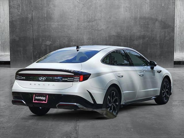 2025 Hyundai Sonata SEL photo 2