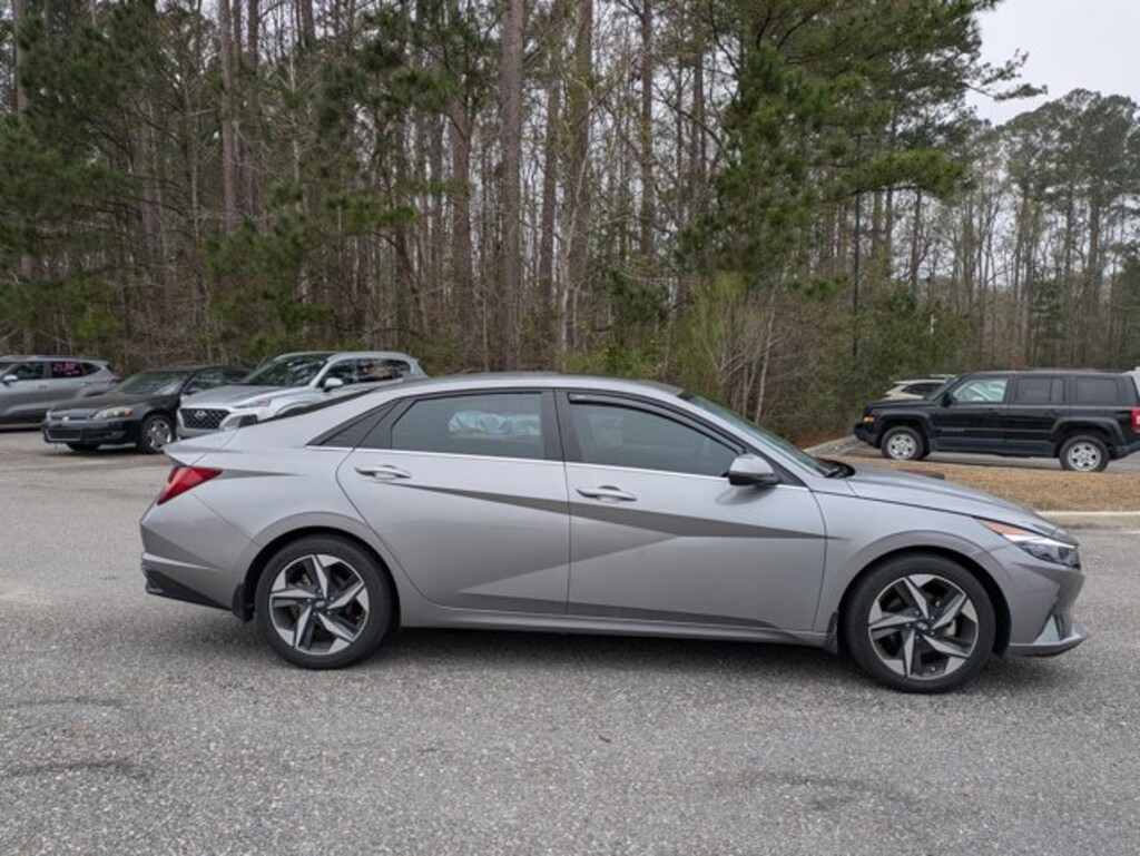 Used 2023 Hyundai Elantra Limited 4dr Car