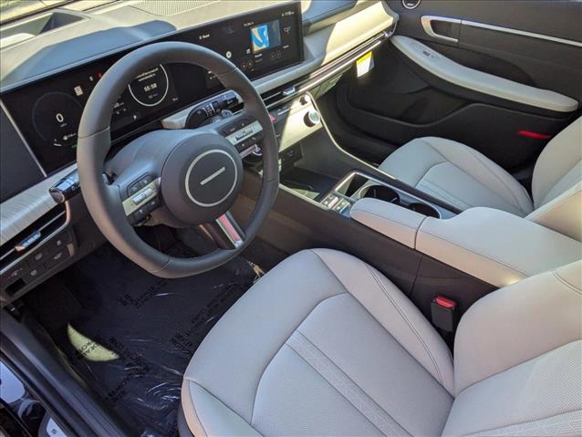 2024 Hyundai Sonata Hybrid Limited photo 3