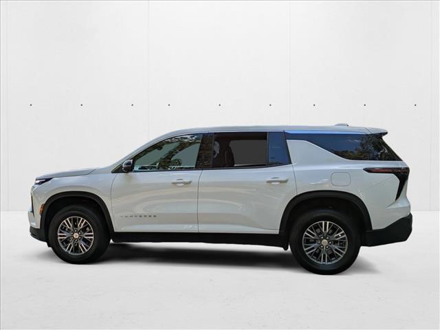 2024 Chevrolet Traverse LS photo 3
