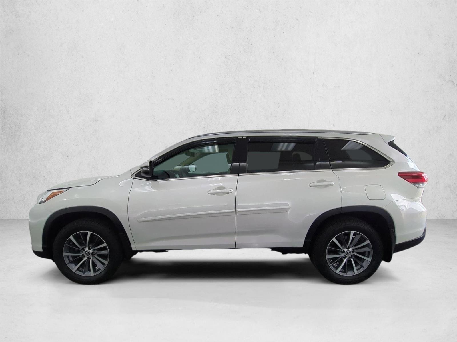 2019 Toyota Highlander XLE - Photo 9