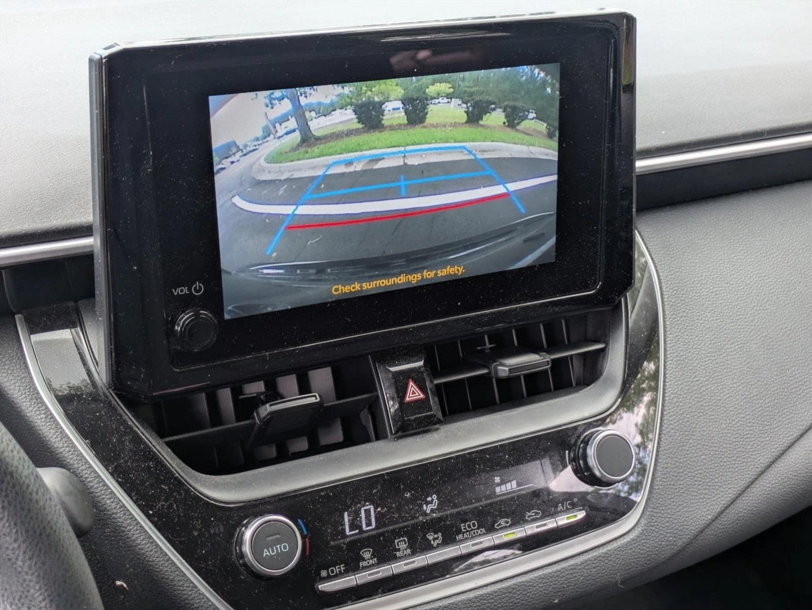 2025 Toyota Corolla LE - Photo 12
