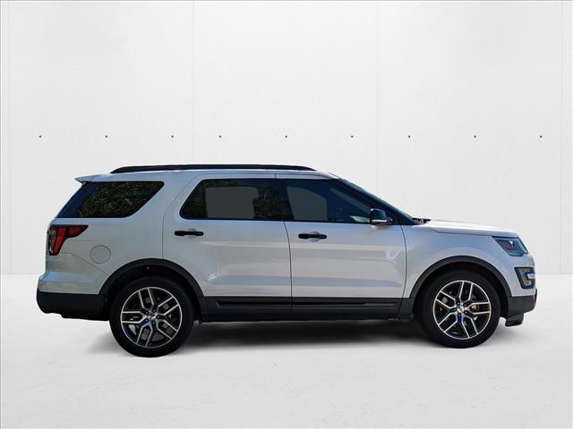 2016 Ford Explorer Sport photo 4