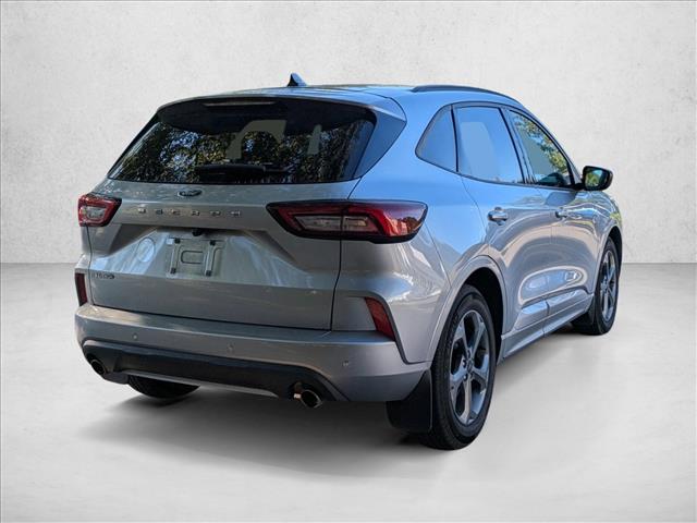 2023 Ford Escape ST-Line photo 2