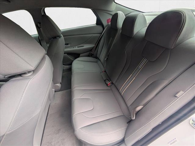2025 Hyundai Elantra Blue - Photo 16