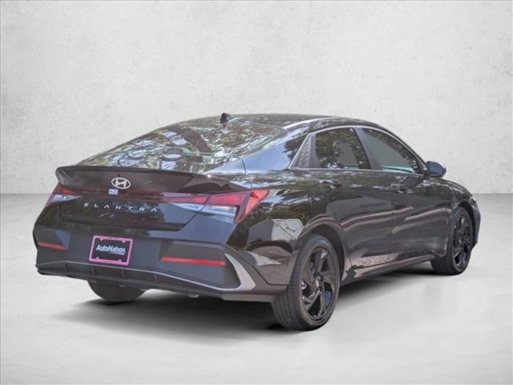 New 2026 Hyundai Elantra SEL Sport 4dr Car