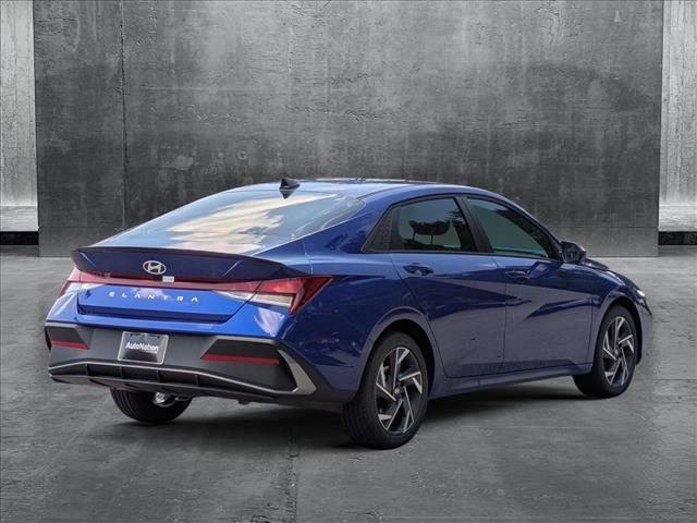 2025 Hyundai Elantra SEL Sport photo 2