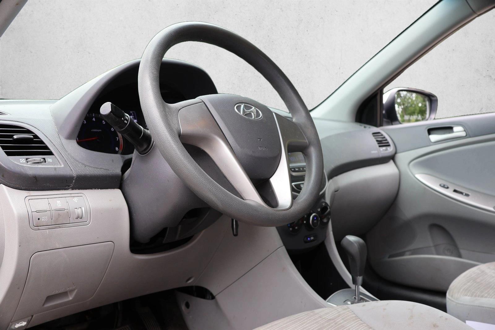 2017 Hyundai Accent SE - Photo 14