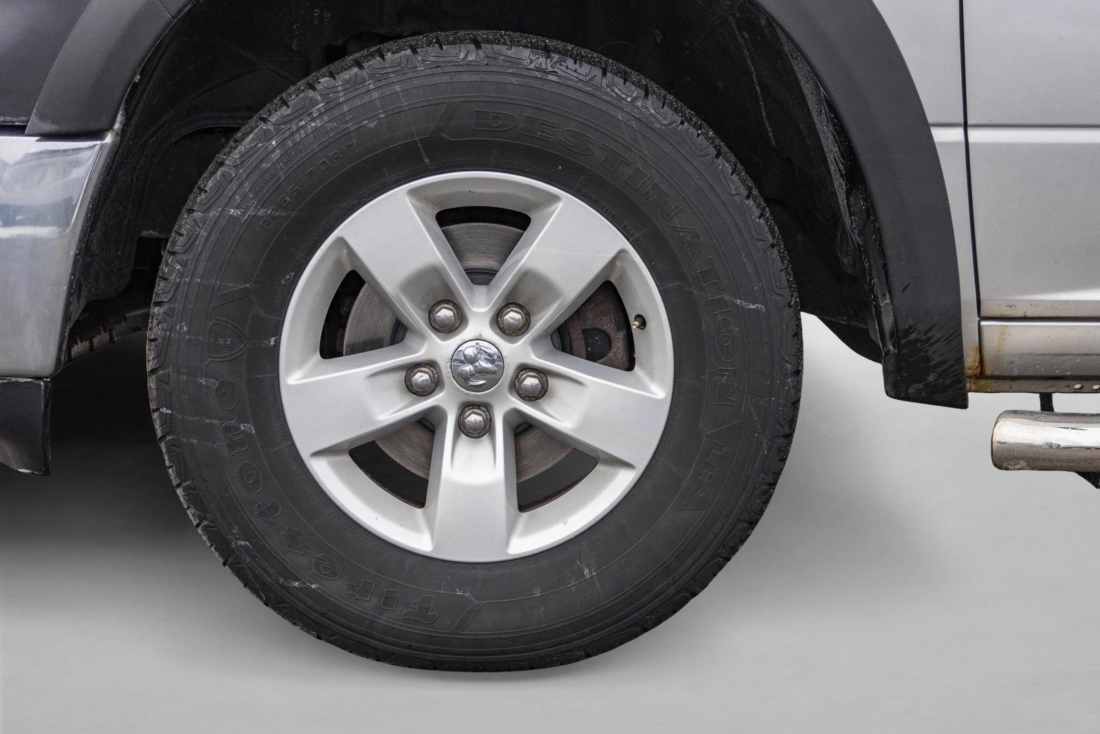 2014 RAM 1500 - Image 9