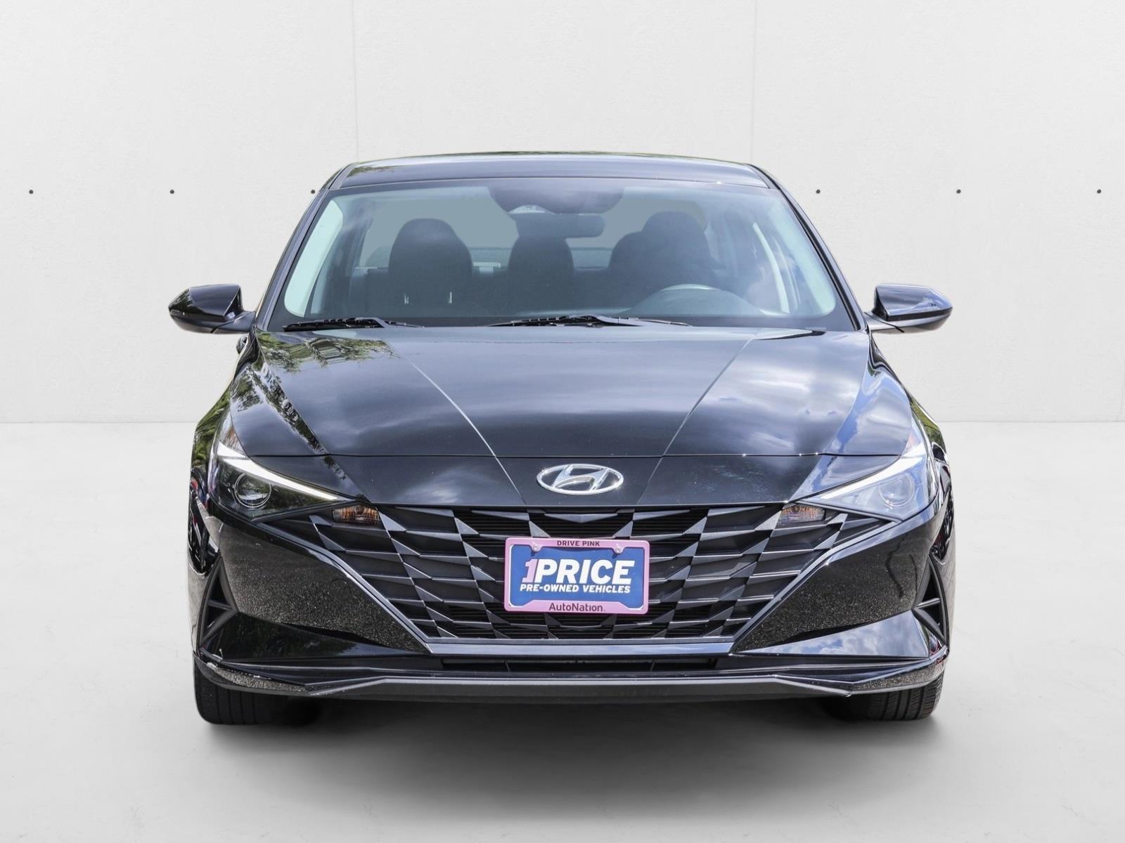 2022 Hyundai Elantra SE photo 2