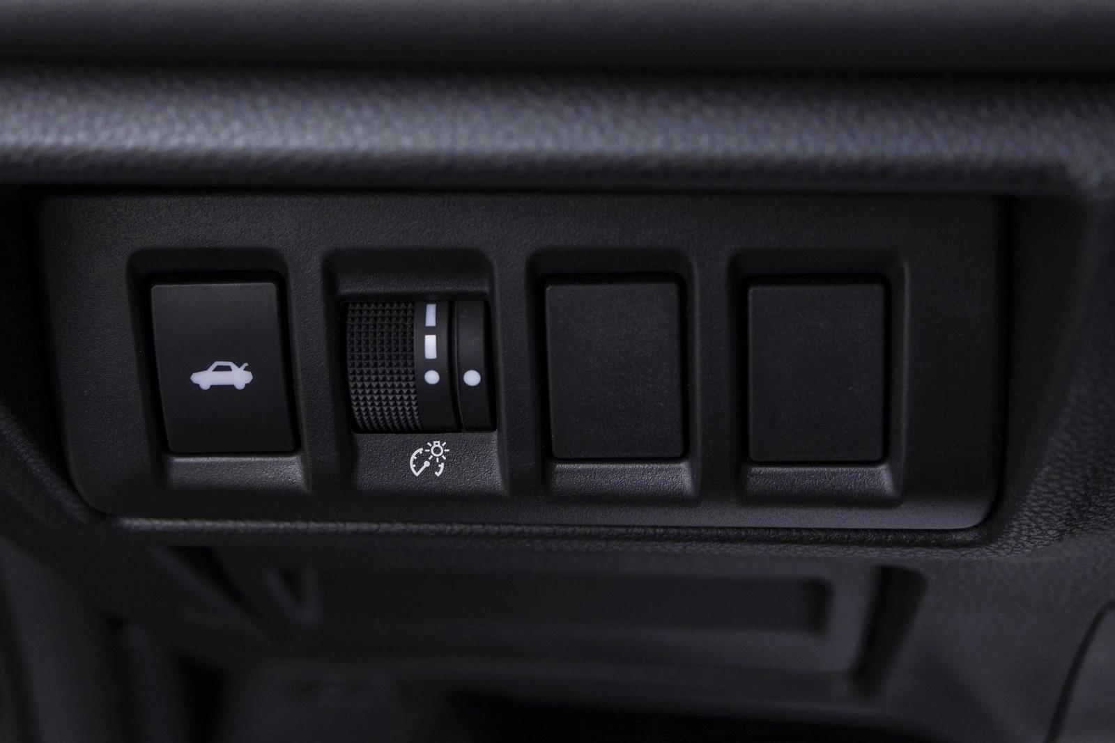 2025 SUBARU LEGACY - Image 13