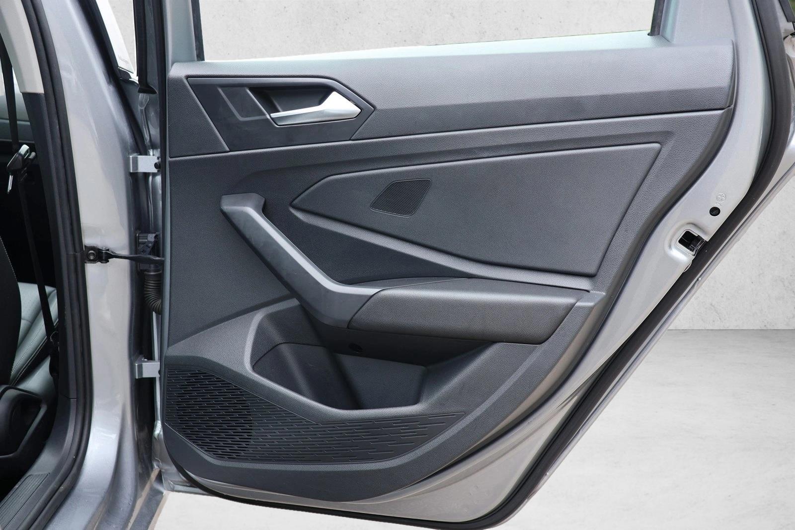 2024 Volkswagen Jetta SE - Photo 25
