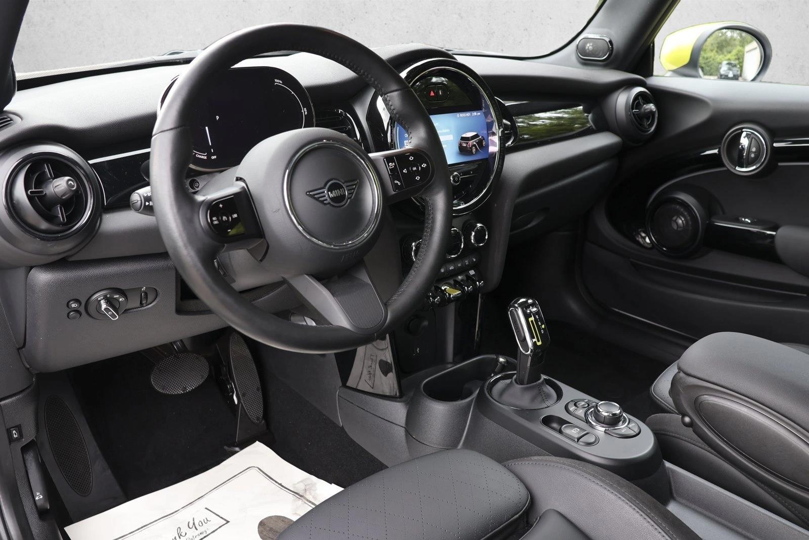 2024 MINI Hardtop 2 Door SE - Photo 10
